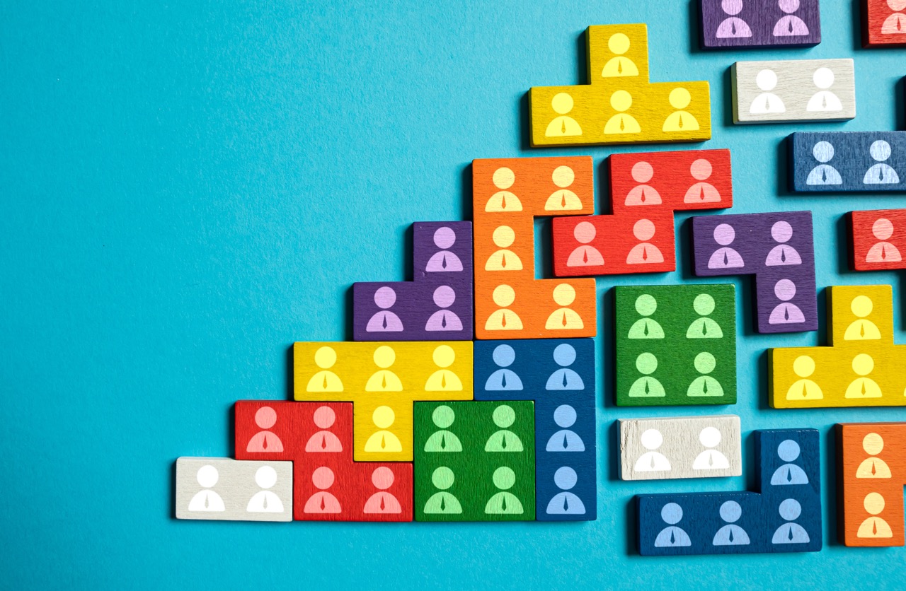 人的資本経営とは？必要とされる理由や取り組み方をわかりやすく解説 - JINJICLUB